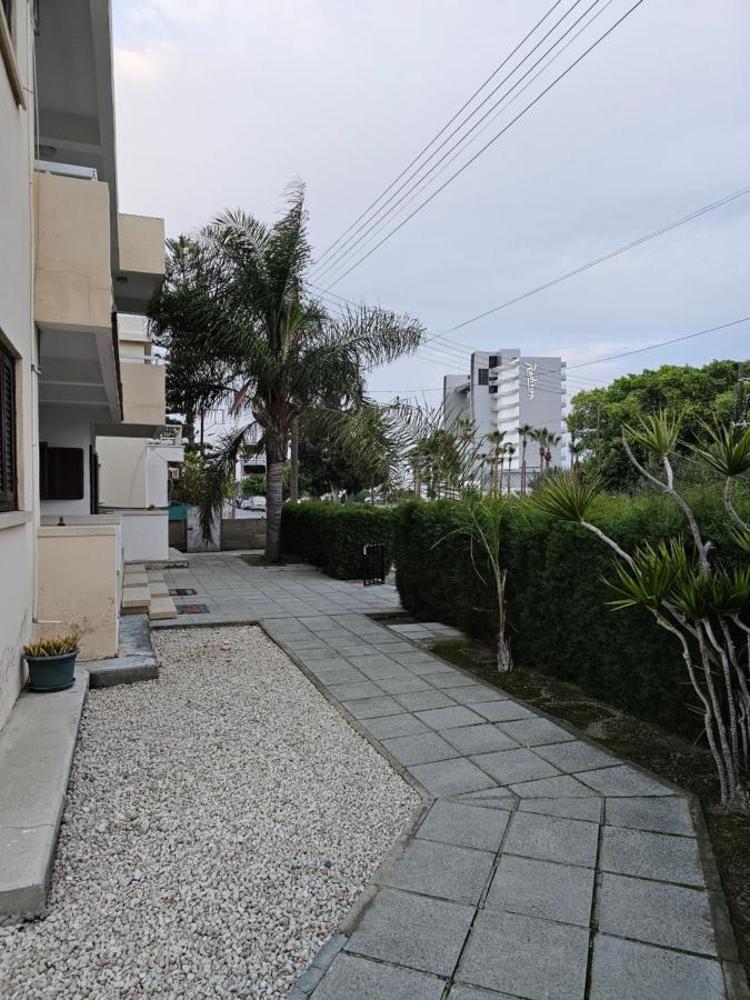 Sea Apartments Larnaca Exterior foto