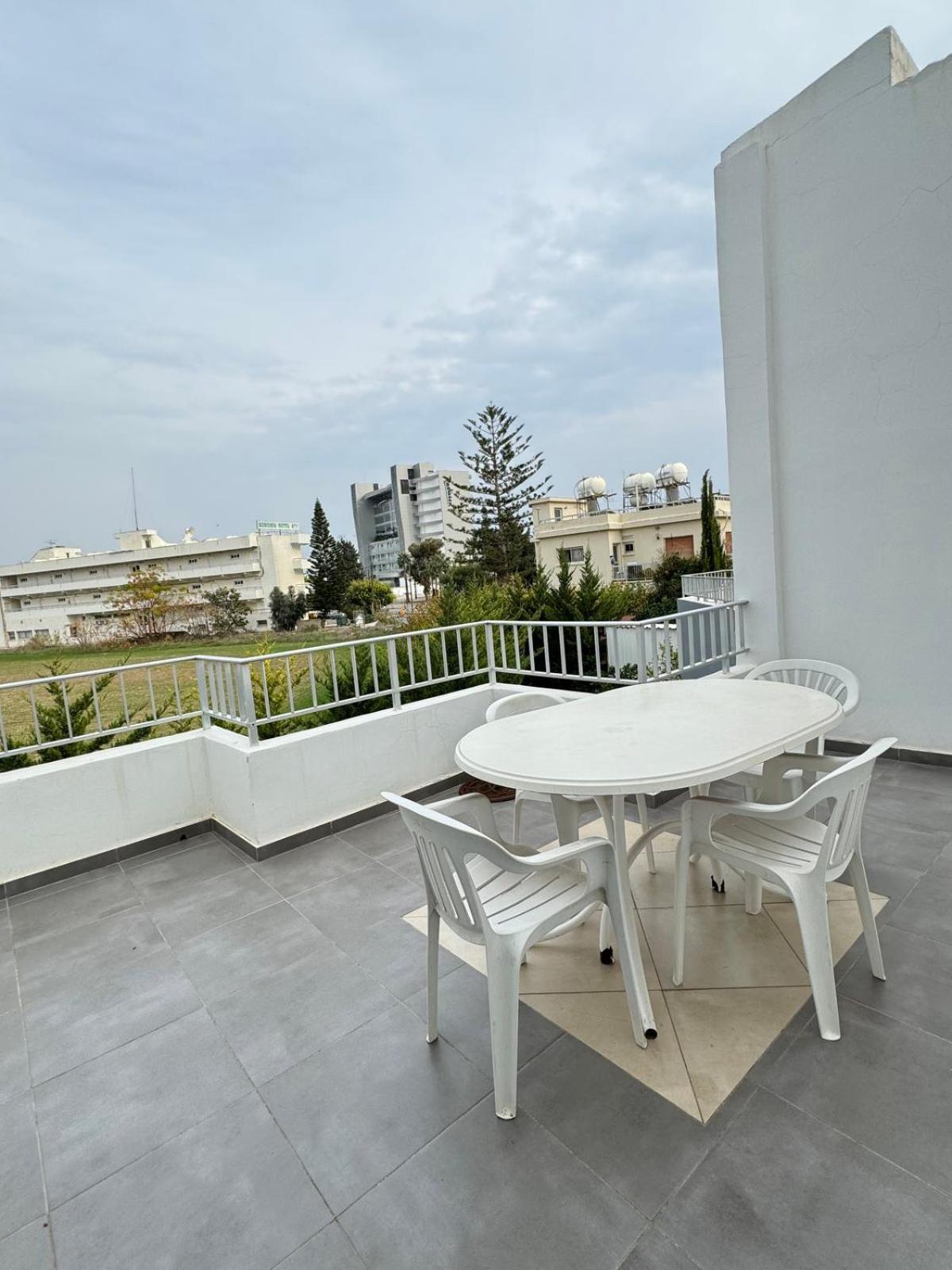 Sea Apartments Larnaca Exterior foto